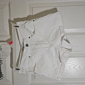 Forever 21 White Cuffed Shorts Size 26